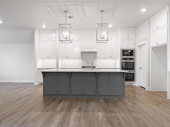 3rd image of 12508 Velvet Ash Ave