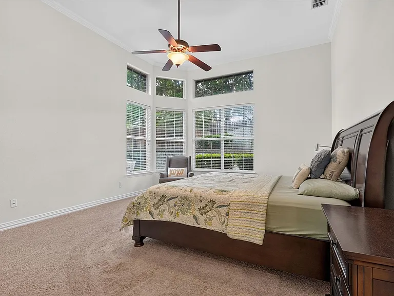 4730 Hampshire Dr — Photo 18