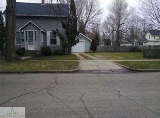 209 W Shaw St, Charlotte, MI 48813