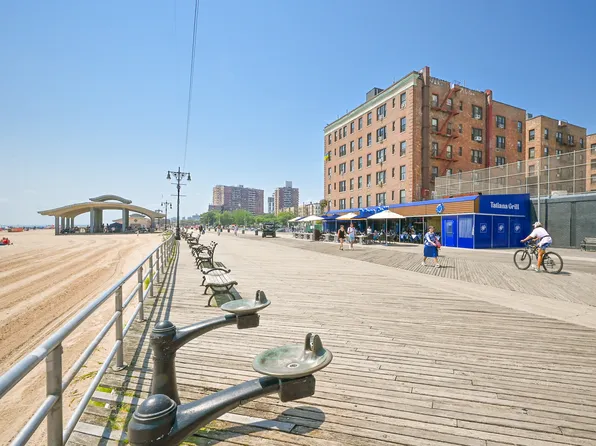 65 Oceana Drive East image 40 of 44