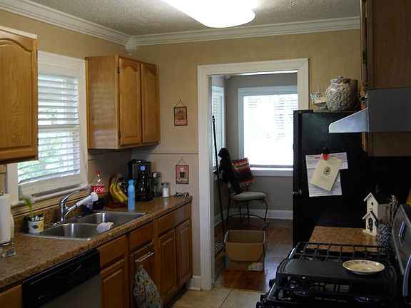 3rd image of 729 Holland Ave