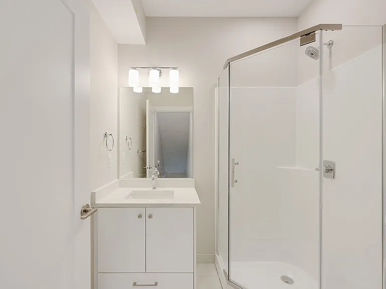 710 Catherine St — Photo 65