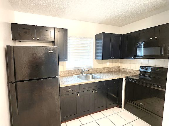 4th image of 2220 Madison St APT 7
