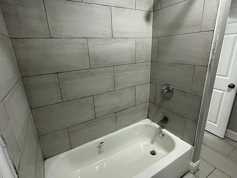 1311 W Roosevelt Blvd #3 — Photo 2