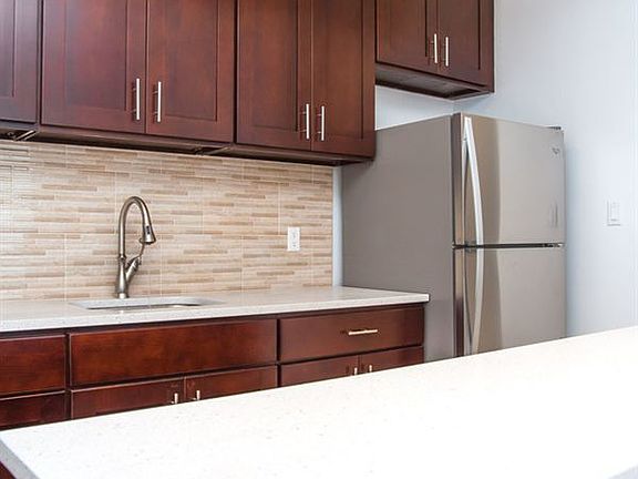 8_Lombardy_Street__BR-24