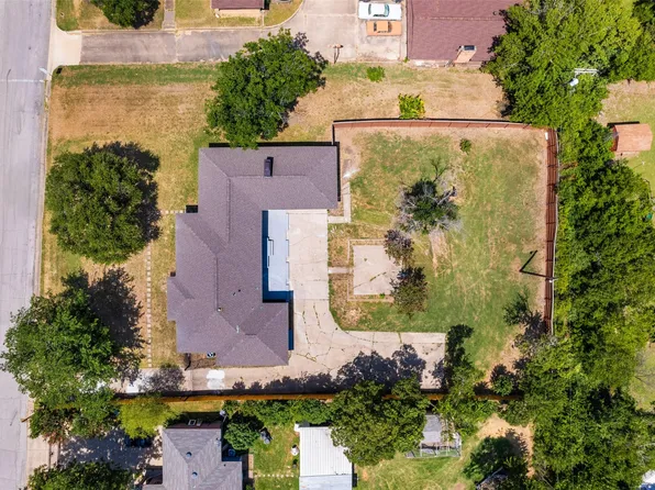 720 Burleson St, Grand Prairie, TX 75050