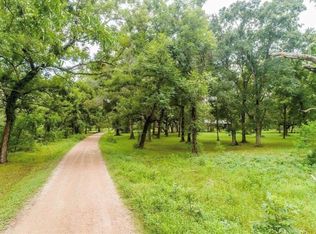 202 Jones Rd, Angleton, TX 77515