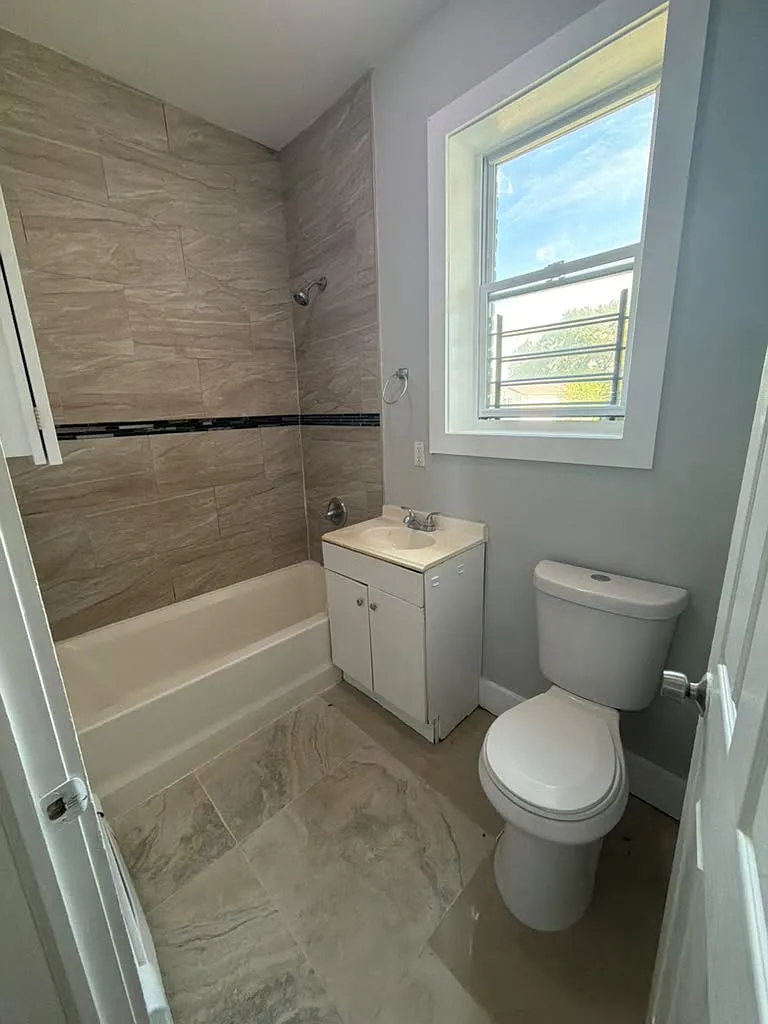 902 Bergen St — Photo 2
