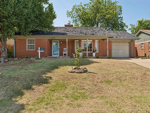 2nd image of 2429 Huntleigh Dr