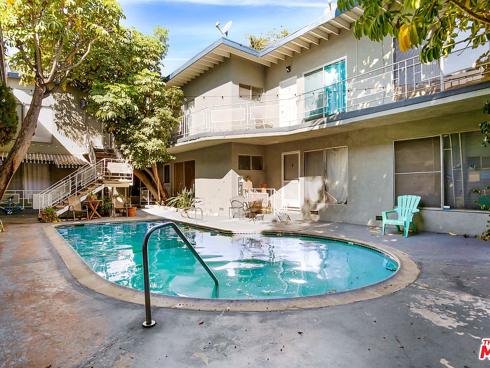 1st image of 941 N San Vicente Blvd #6