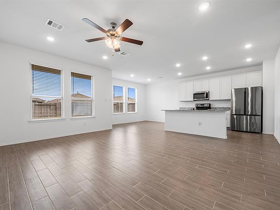 4th image of 25814 Northpark Pine Dr