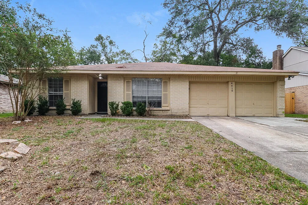 3 bed, 2.0 bath, 1659 sqft, $1,905 — Photo 1