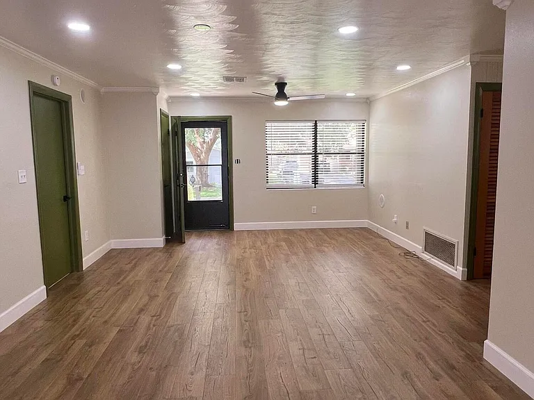 730 Glade Rd — Photo 23
