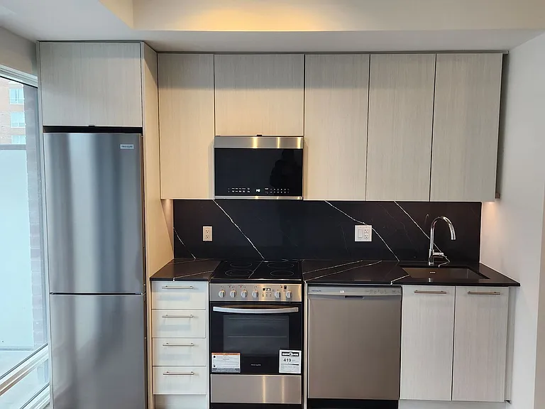 861 Sheppard Ave W #29 — Photo 4