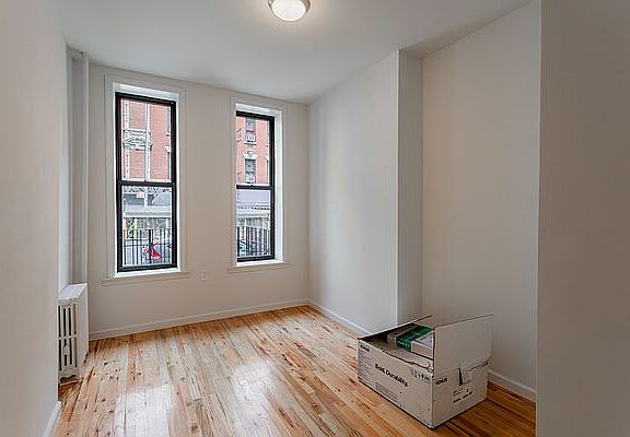 2nd image of 220 E 84th St APT 1B