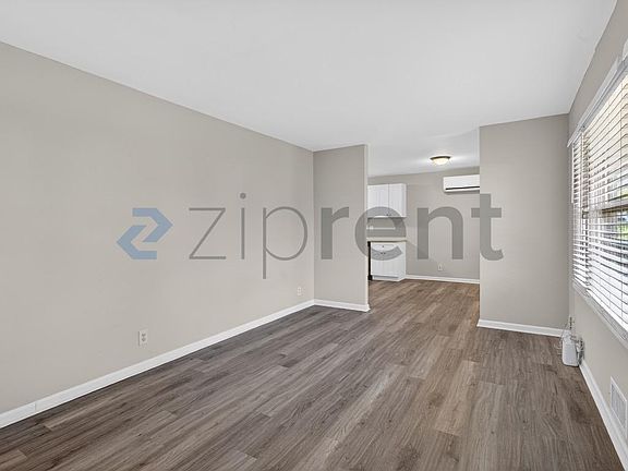 4th image of 586 Oakside Dr SW #A