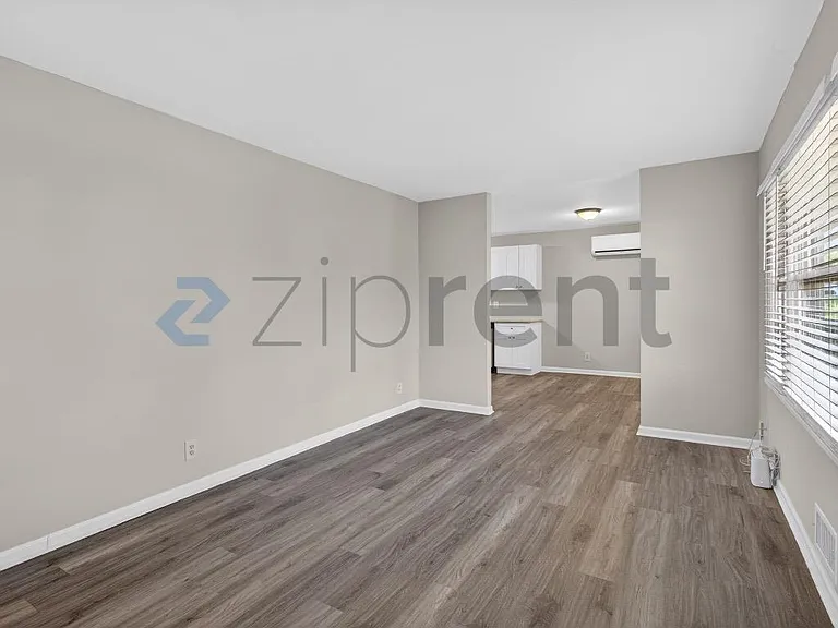 586 Oakside Dr SW #A — Photo 4