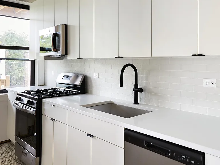 6331 N Wayne Ave #2S — Photo 8