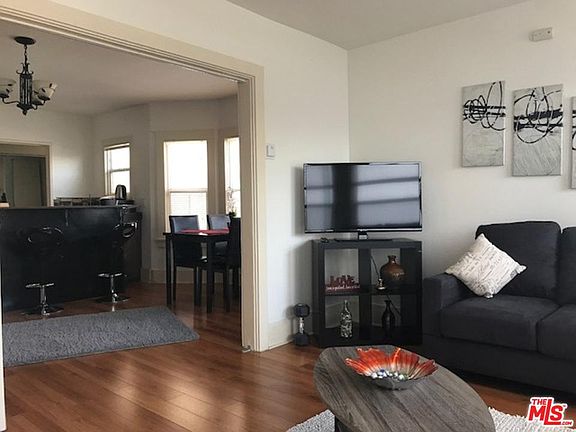 3rd image of 2629 Santa Monica Blvd