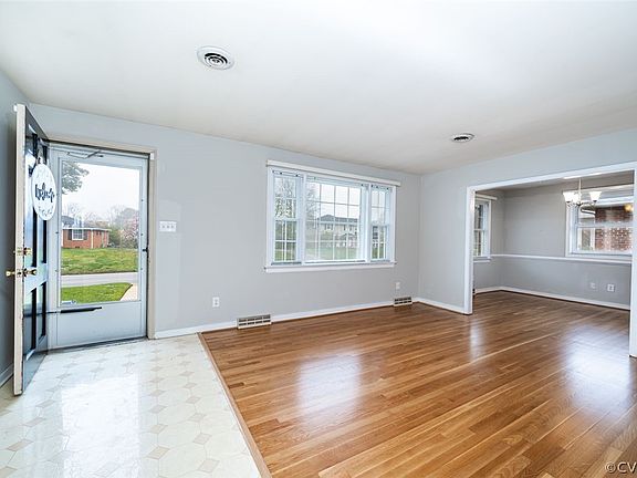 5th image of 9109 Woodlake Dr