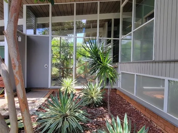 99-1059 Lauole St, Aiea, HI 96701