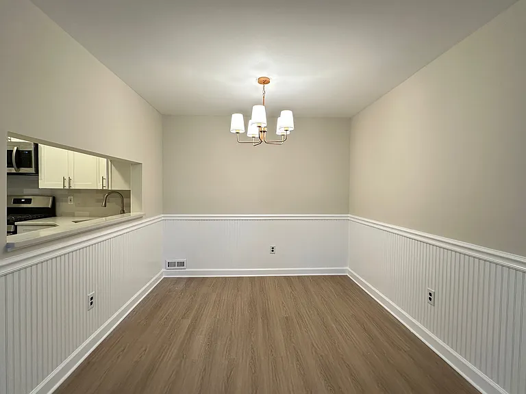 380 McDowell Dr — Photo 4
