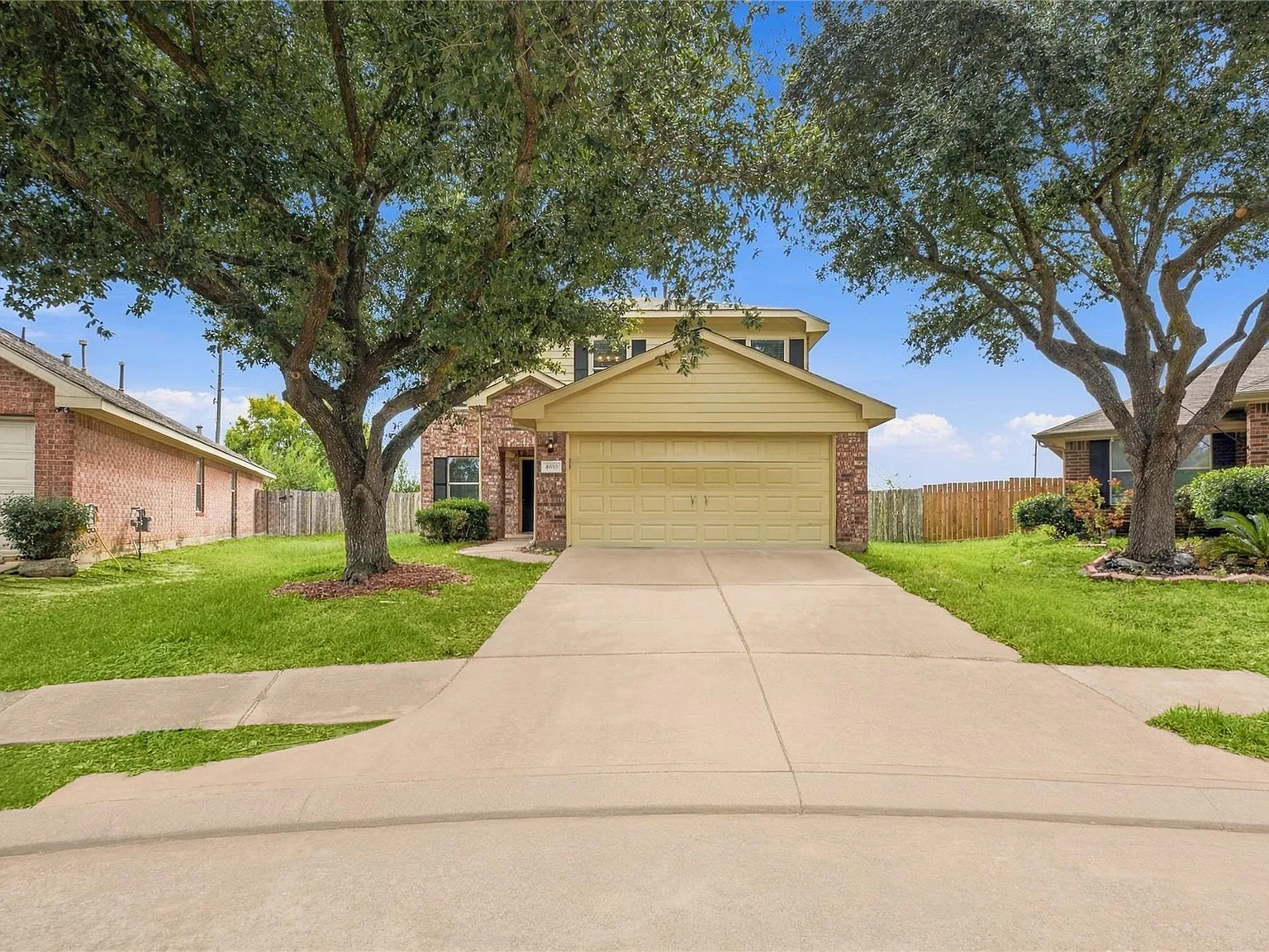 4 bed, 2.5 bath, 1758 sqft, $2,600 — Photo 2