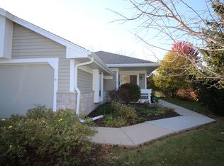 3143 S Waterford Ct, New Berlin, WI 53151