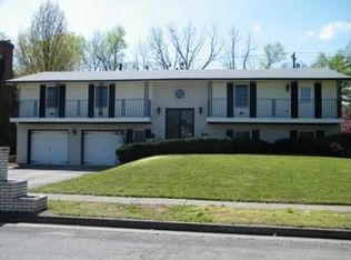3438 Snaffle Rd, Lexington, KY 40513