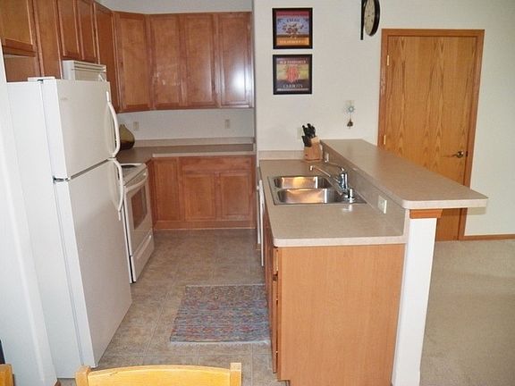 3rd image of 2955 W Drexel Ave Unit 404