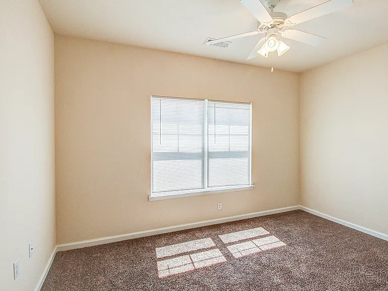 Knob Ridge Apartments — Photo 17