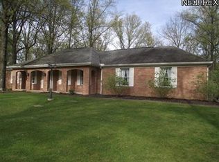 9097 Beloit Snodes Rd, North Benton, OH 44449