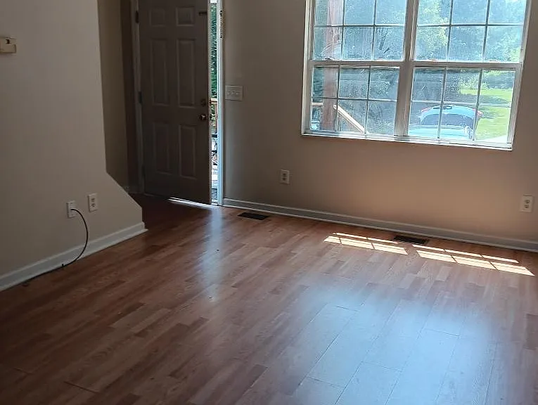 2473 Rodney Dr SE — Photo 6