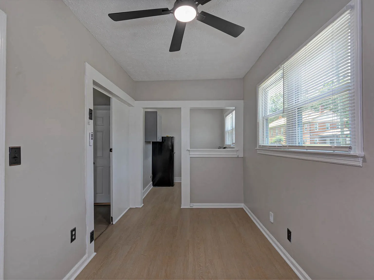 1 bed, 650 sqft, $900 — Photo 3