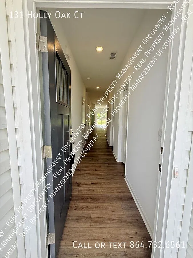 Townhome for Rent with Spacious Loft — Photo 2