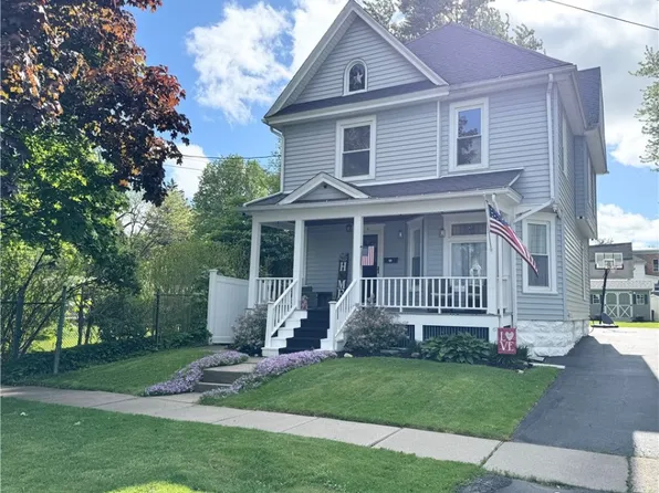 7 Macdougall St, Auburn, NY 13021