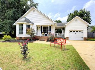 9 Fieldcrest Ct, Simpsonville, SC 29681
