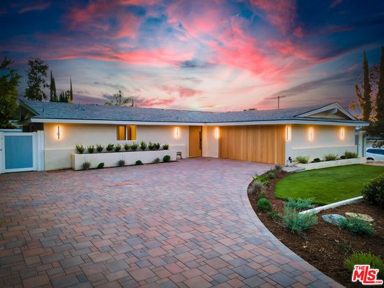 20708 Martha St, Woodland Hills, CA 91367