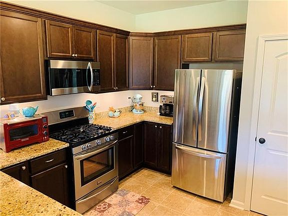 4th image of 1356 N Creek Dr
