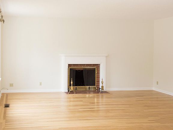 2nd image of 2273 W Hedding St