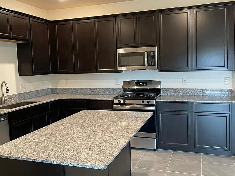 249 W Tropical Dr — Photo 11