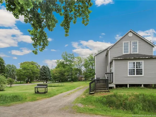 4 Thorn St, Petitcodiac, NB E4Z 4X1