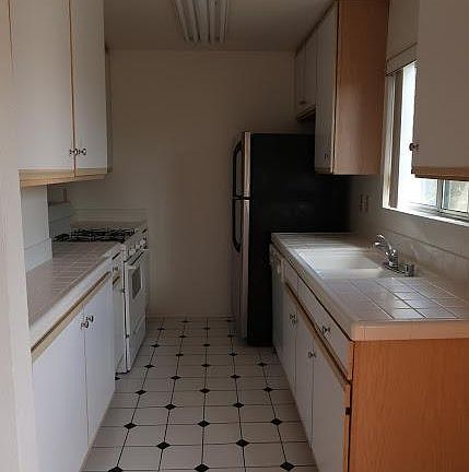 2nd image of 2489 Sawtelle Blvd #201