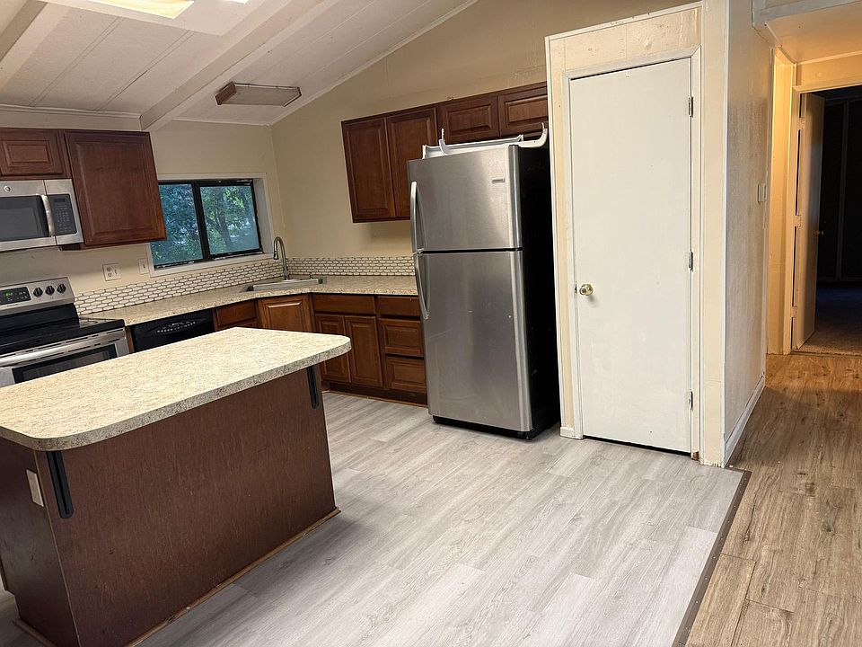1st image of 335 Red Hill Rd
