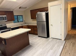335 Red Hill Rd, Glendale, OR 97442