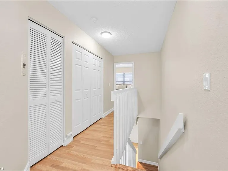 1044 Woodshire Ln #B211 — Photo 19