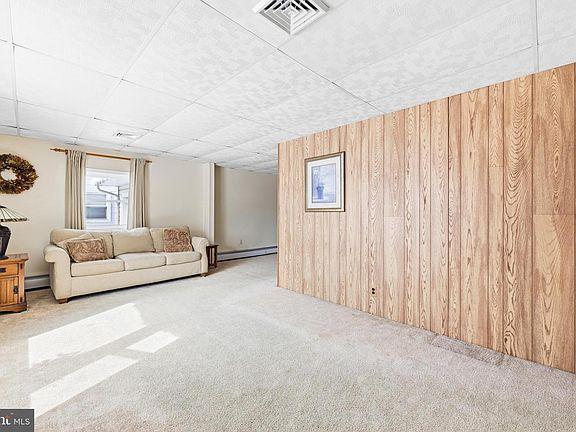 5th image of 405 Andover Rd