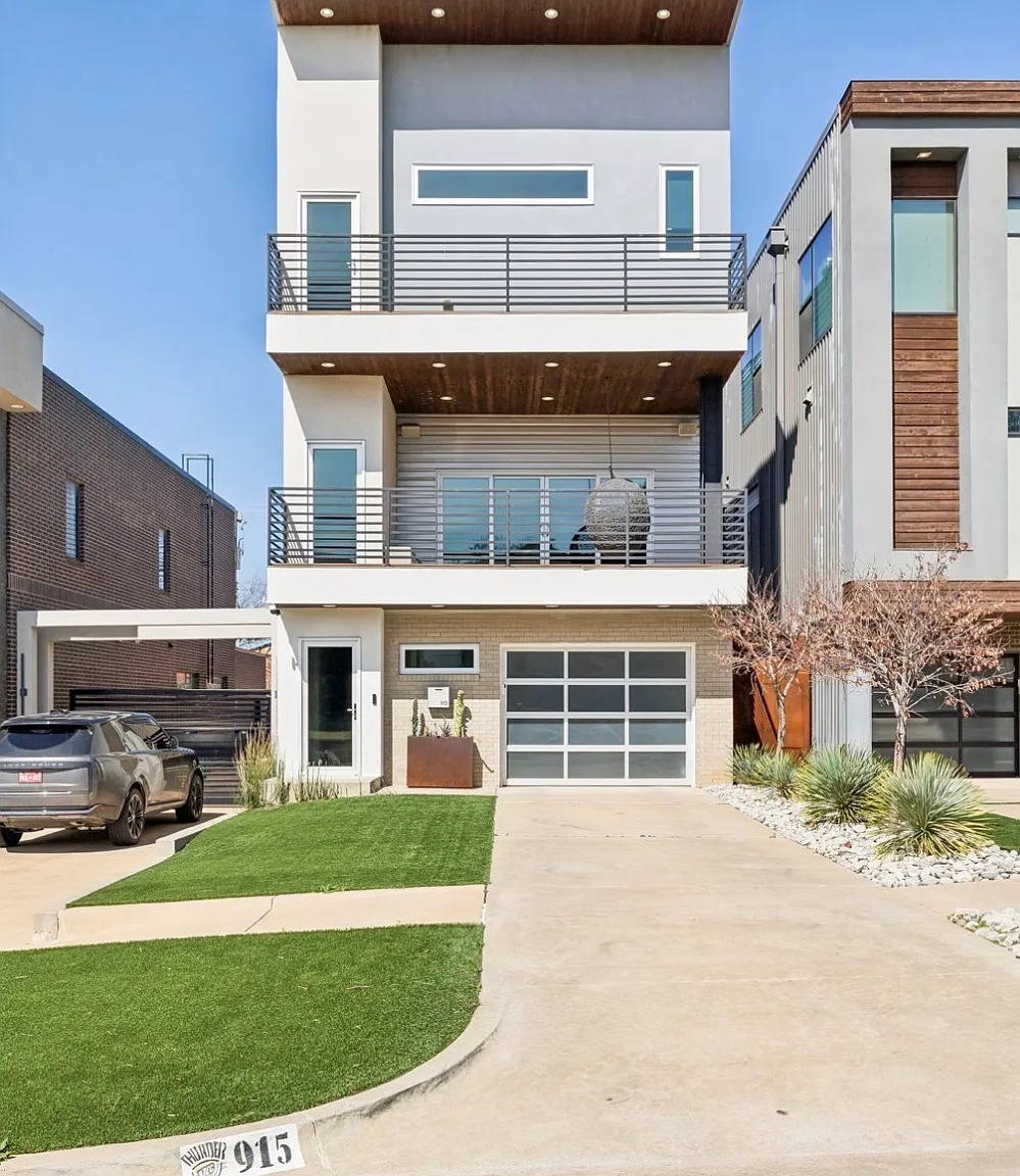 3 bed, 2800 sqft, $7,400 — Photo 2