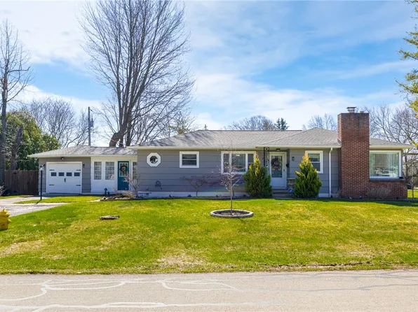 19 Earl Dr, Rochester, NY 14624