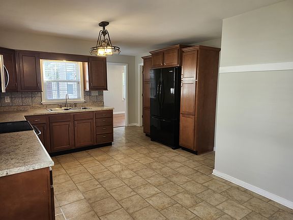 4th image of 2710 Hilda Ave